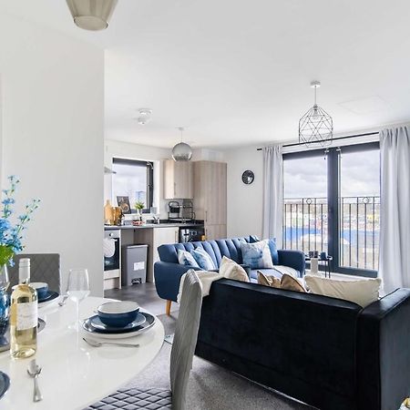 Livestay-New Private Apartment Building Minutes From Heathrow 斯劳 外观 照片
