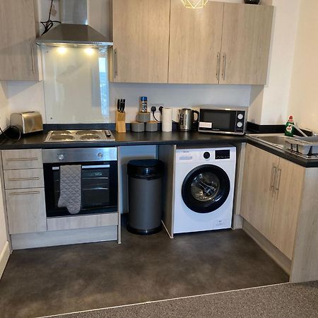 Livestay-New Private Apartment Building Minutes From Heathrow 斯劳 外观 照片