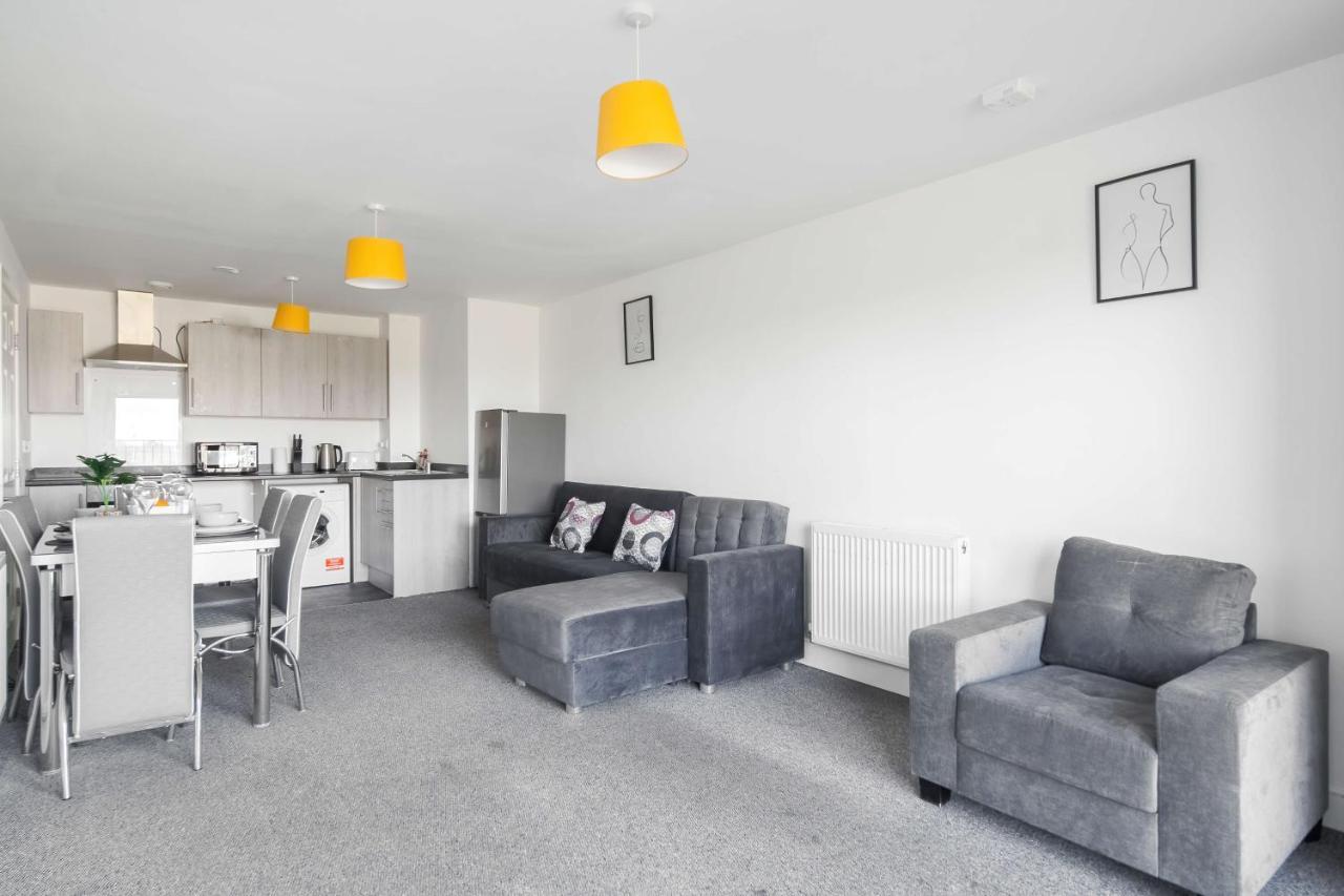 Livestay-New Private Apartment Building Minutes From Heathrow 斯劳 外观 照片