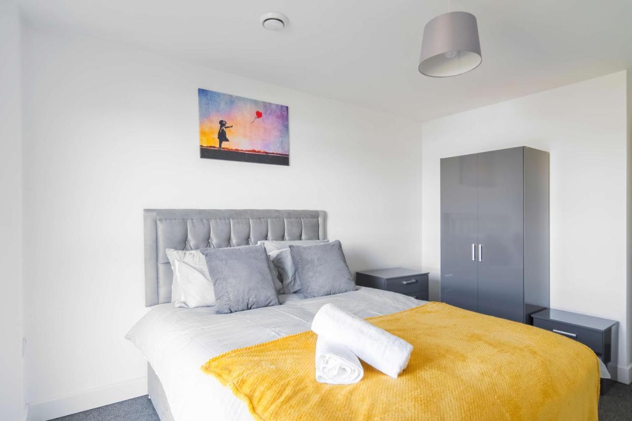 Livestay-New Private Apartment Building Minutes From Heathrow 斯劳 外观 照片