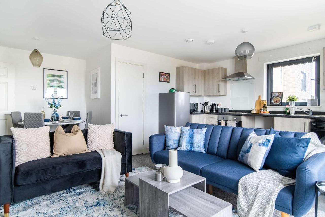 Livestay-New Private Apartment Building Minutes From Heathrow 斯劳 外观 照片