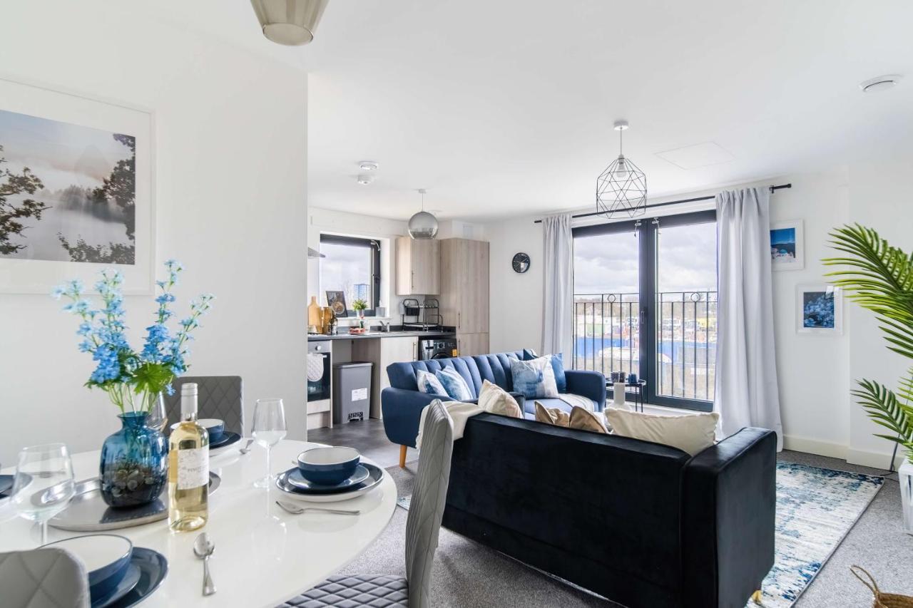 Livestay-New Private Apartment Building Minutes From Heathrow 斯劳 外观 照片