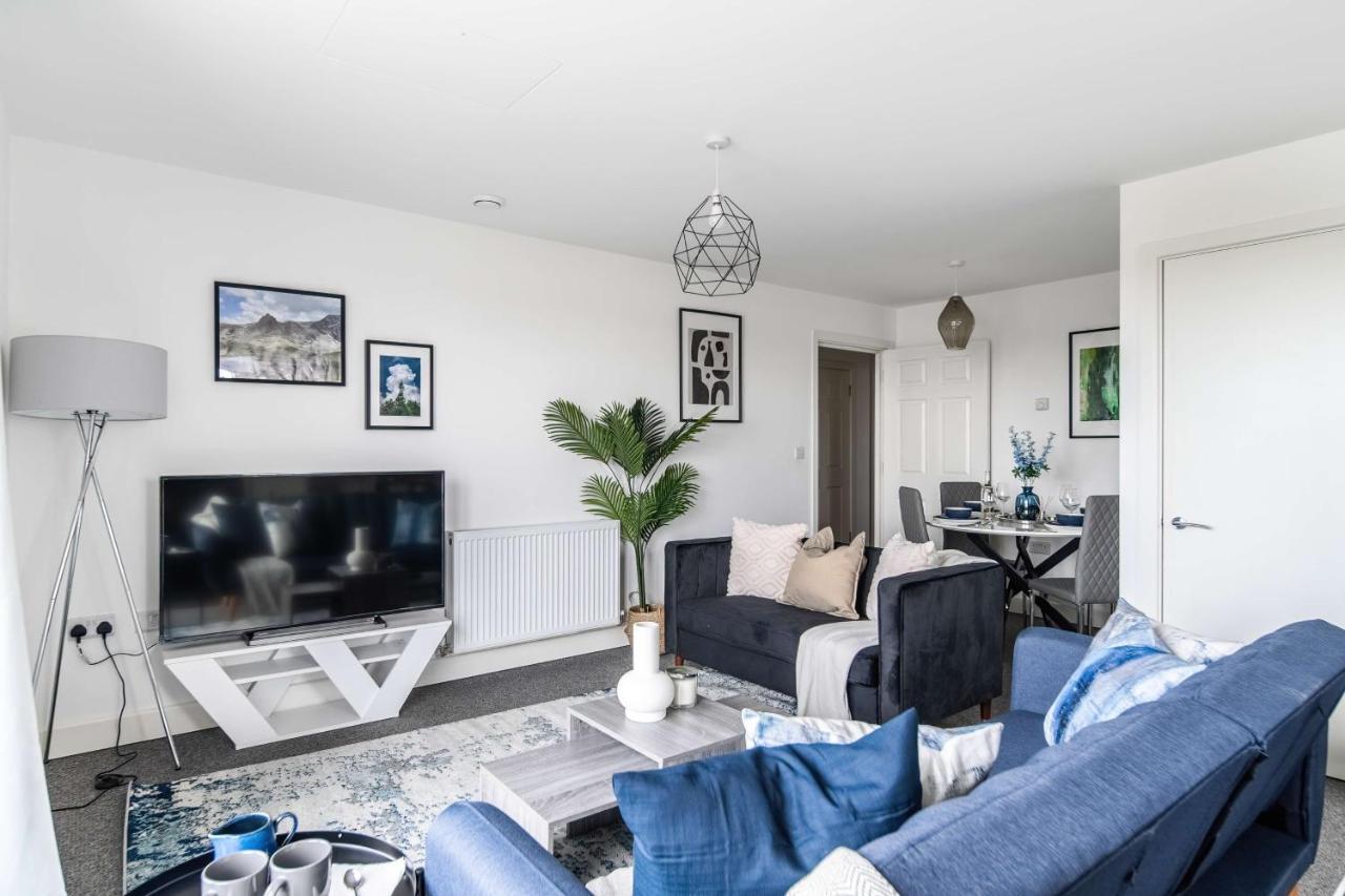 Livestay-New Private Apartment Building Minutes From Heathrow 斯劳 外观 照片