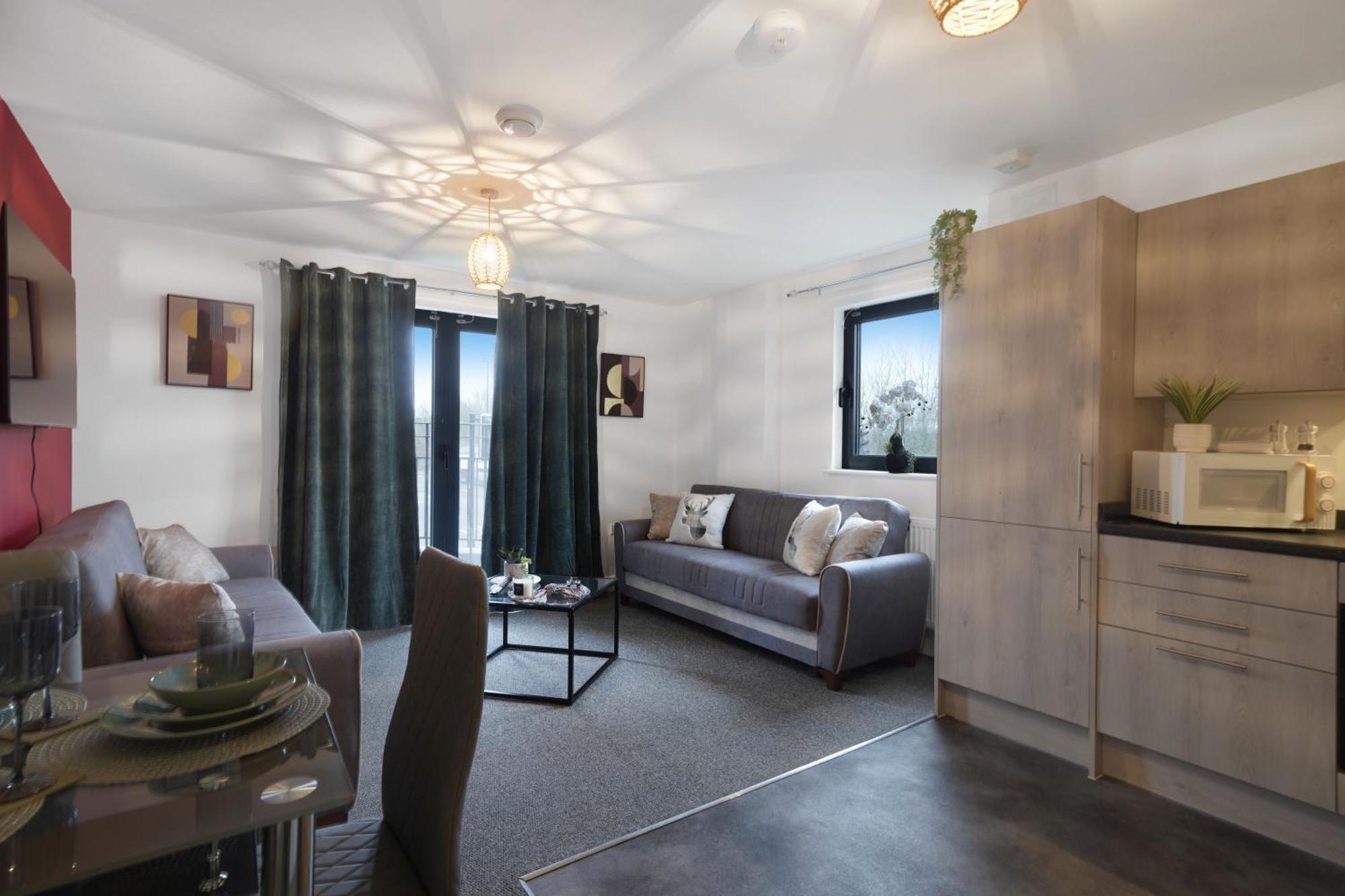 Livestay-New Private Apartment Building Minutes From Heathrow 斯劳 外观 照片