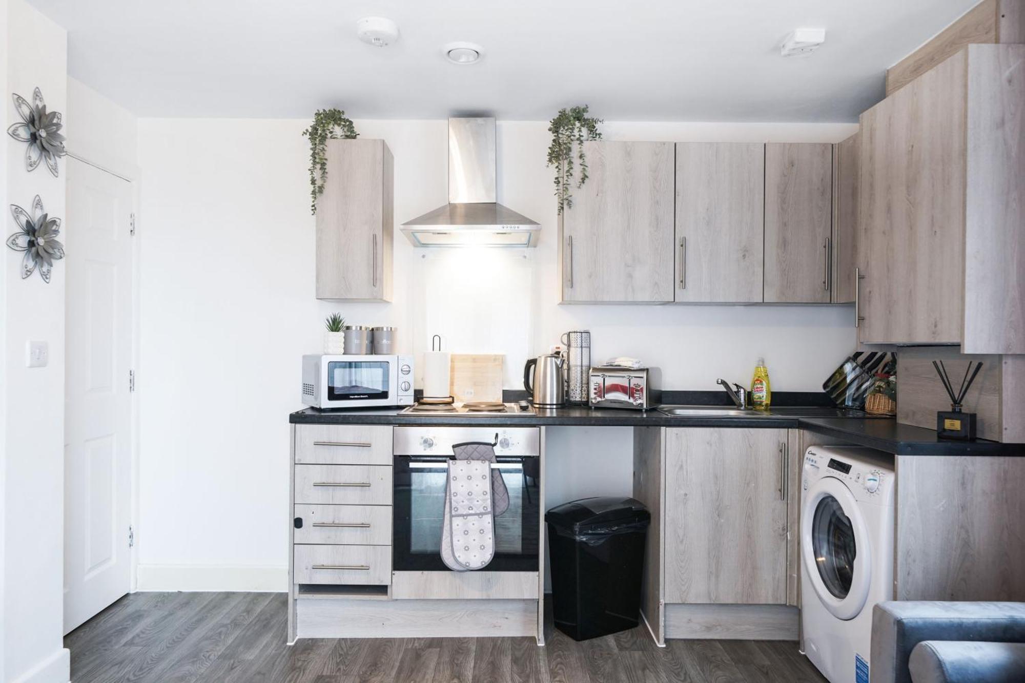 Livestay-New Private Apartment Building Minutes From Heathrow 斯劳 外观 照片