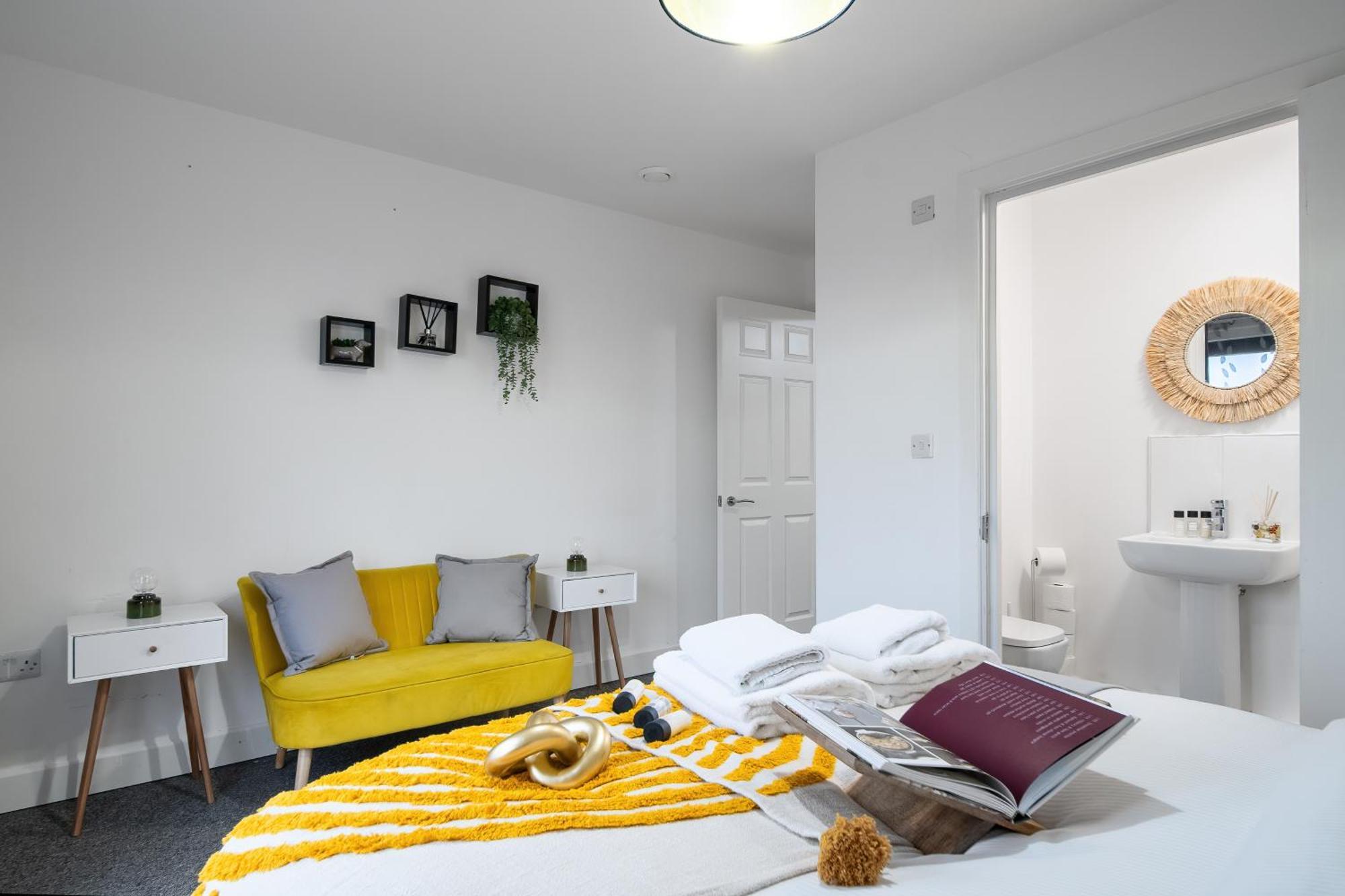 Livestay-New Private Apartment Building Minutes From Heathrow 斯劳 外观 照片
