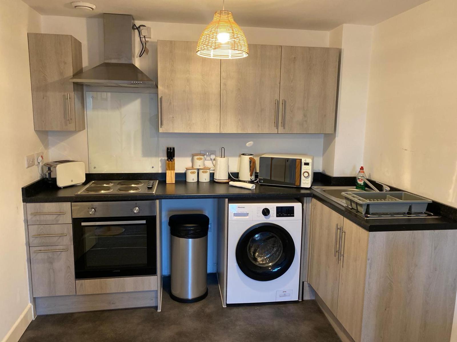 Livestay-New Private Apartment Building Minutes From Heathrow 斯劳 外观 照片