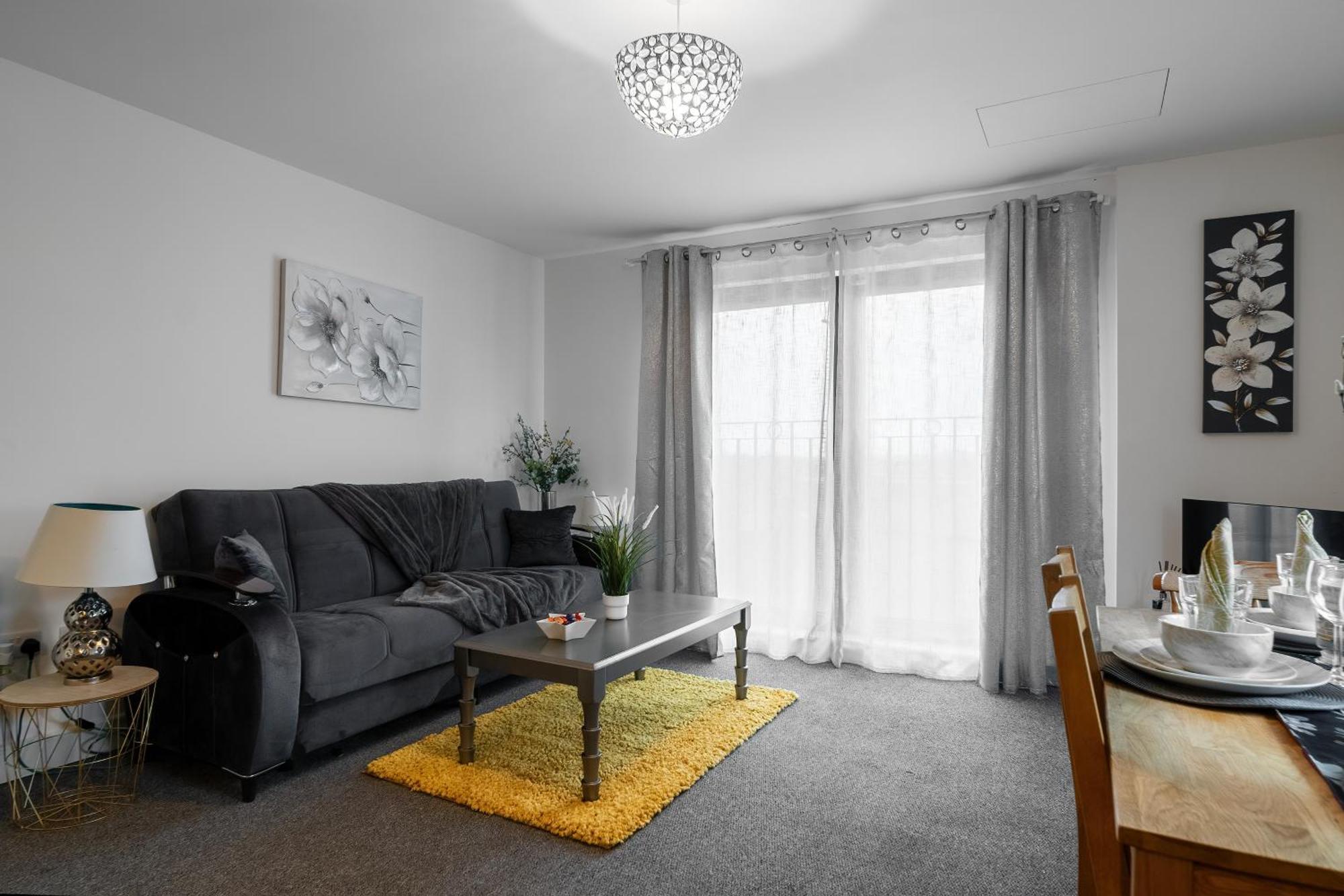 Livestay-New Private Apartment Building Minutes From Heathrow 斯劳 外观 照片