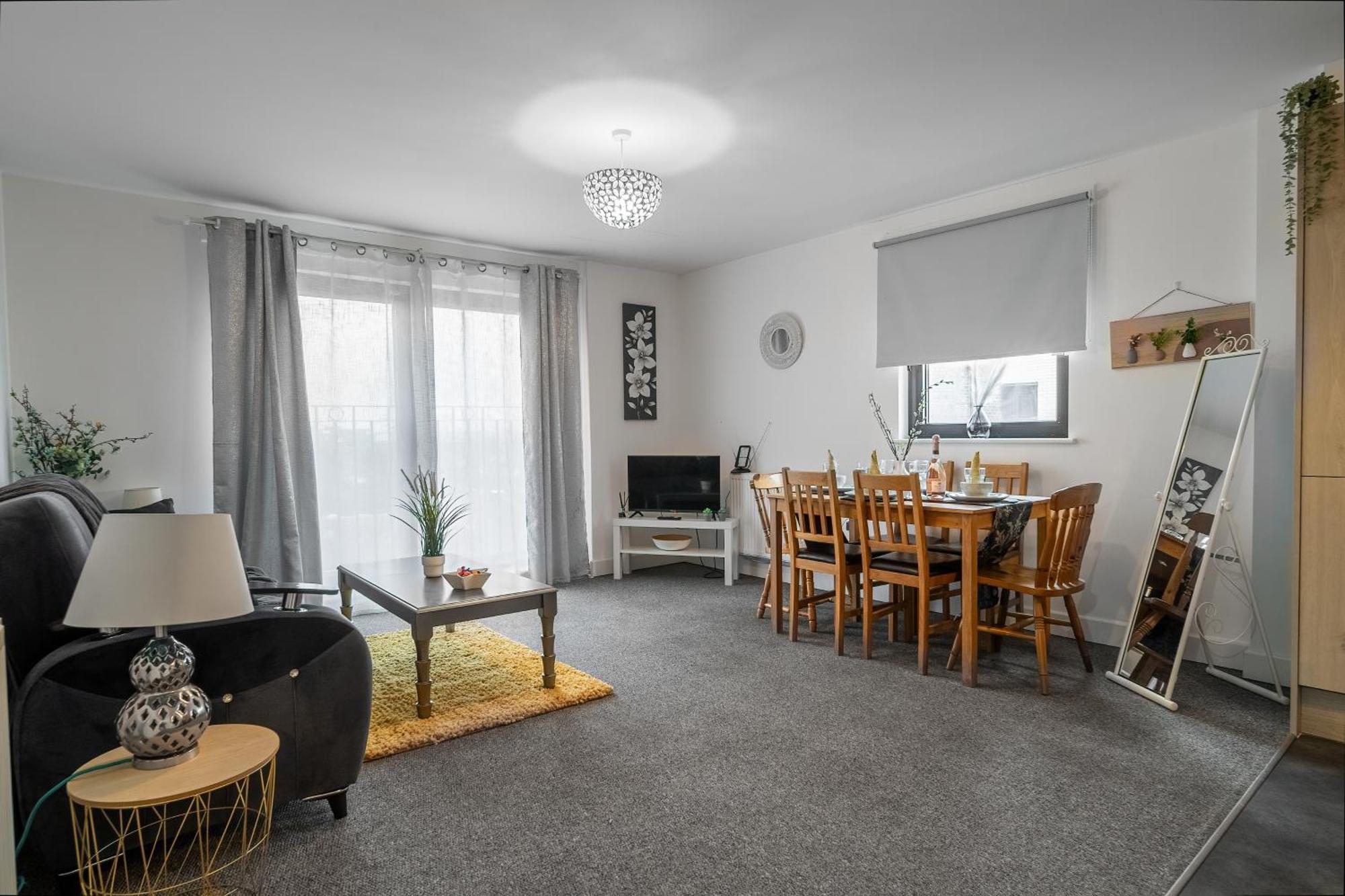 Livestay-New Private Apartment Building Minutes From Heathrow 斯劳 外观 照片