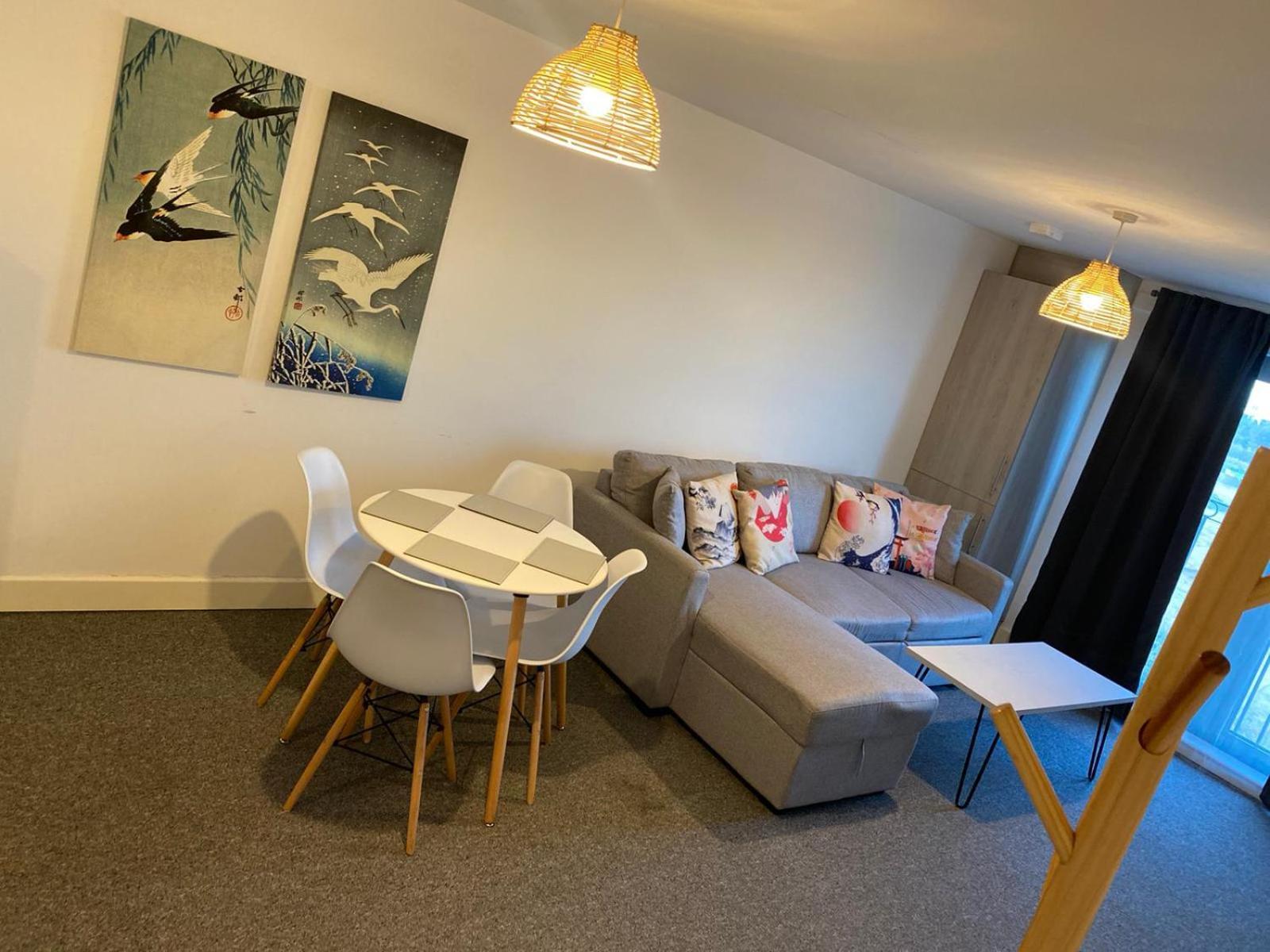 Livestay-New Private Apartment Building Minutes From Heathrow 斯劳 外观 照片