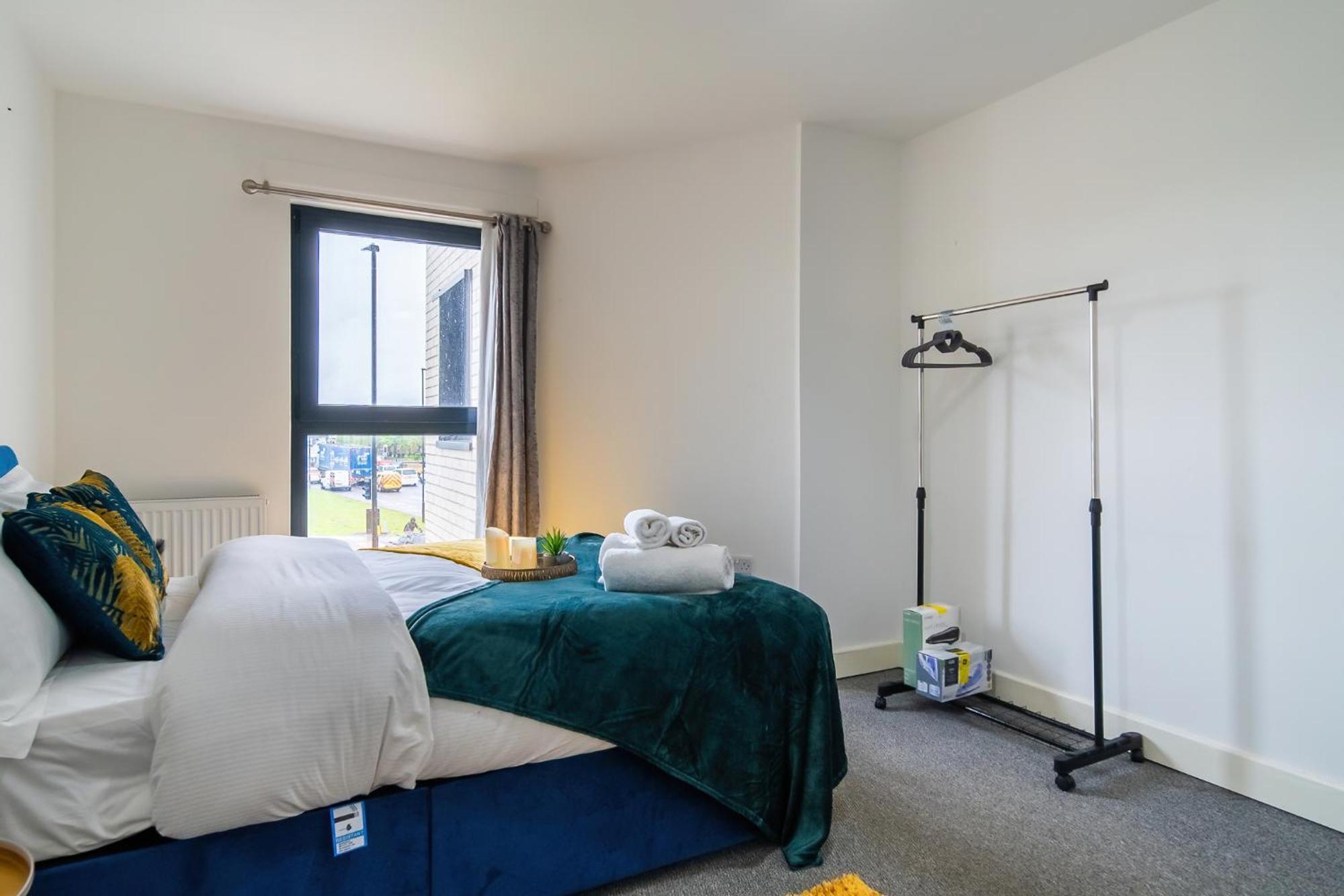 Livestay-New Private Apartment Building Minutes From Heathrow 斯劳 外观 照片